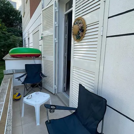 Qerret Amelia Golem (Tirana)